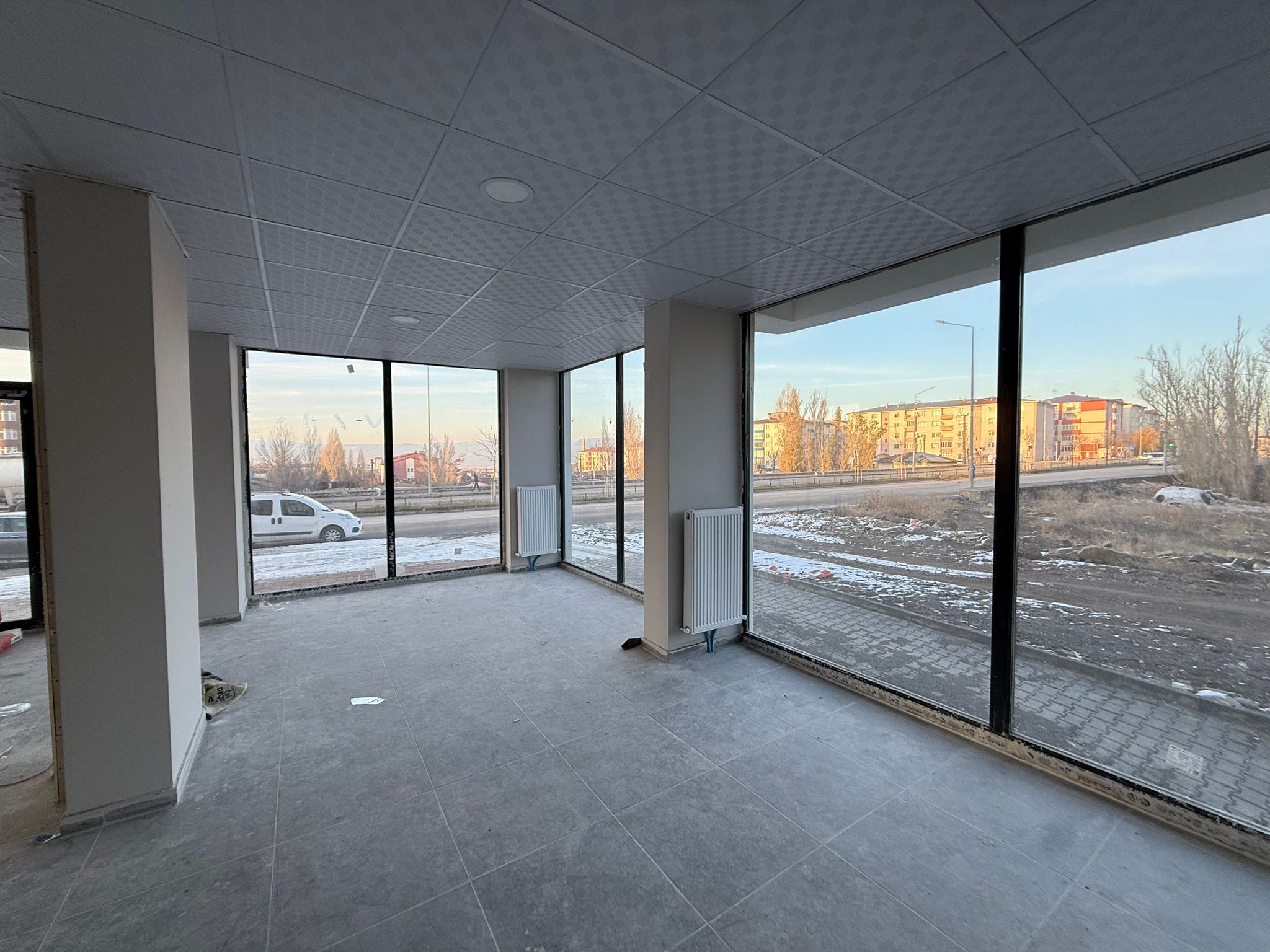 YUNUS EMRE'DE KİRALIK DÜKKAN